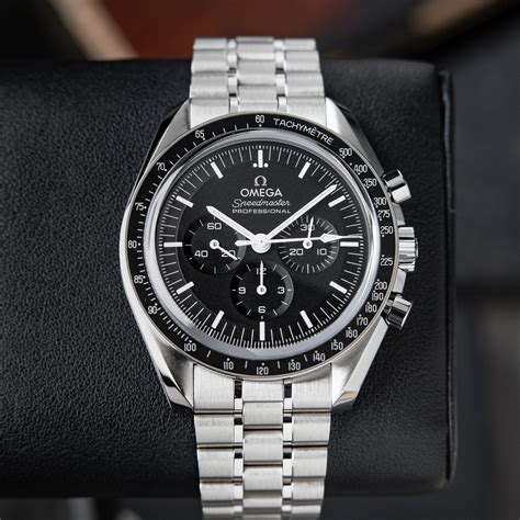 Speedmaster moonwatch professional price